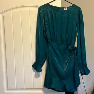 New long sleeve short dress ⭐️